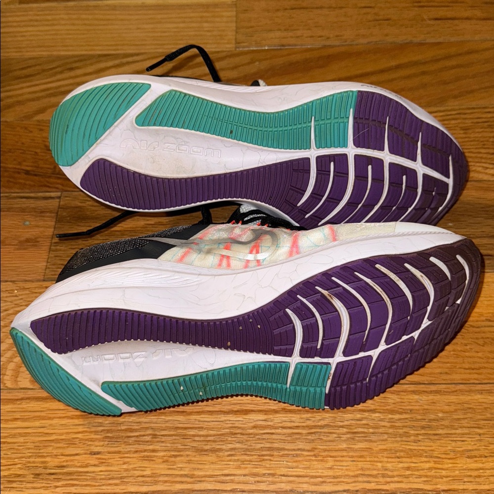 Women’s Nike Zoom Winflo size 9. - Picture 5 of 6